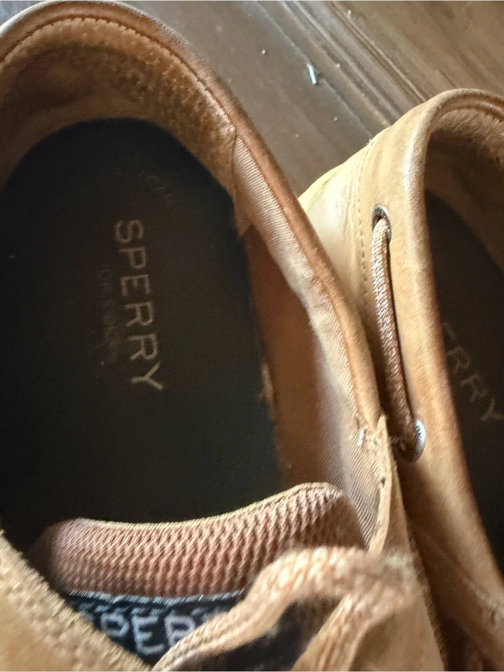 Sperry Men's Light Brown Leather Boat Shoes with Yellow Sole